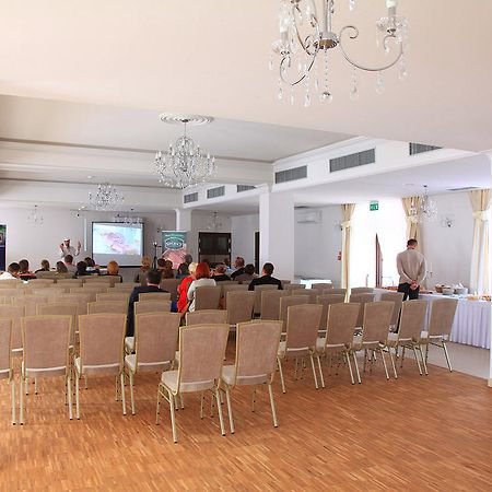Hotel Camelot Szczawno-Zdroj Ngoại thất bức ảnh