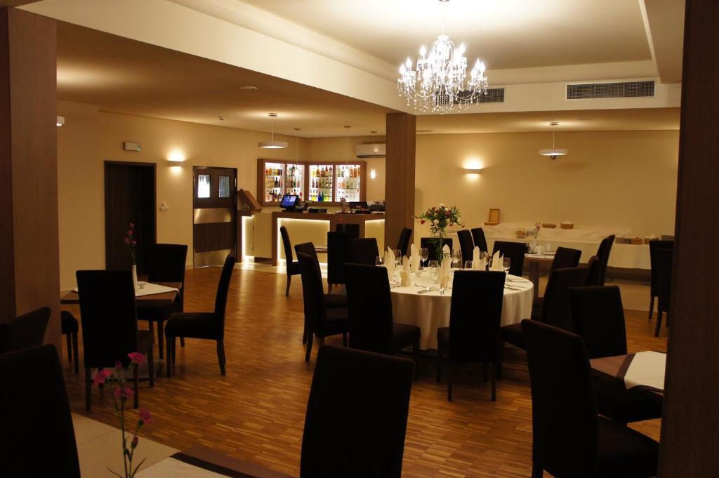 Hotel Camelot Szczawno-Zdroj Ngoại thất bức ảnh