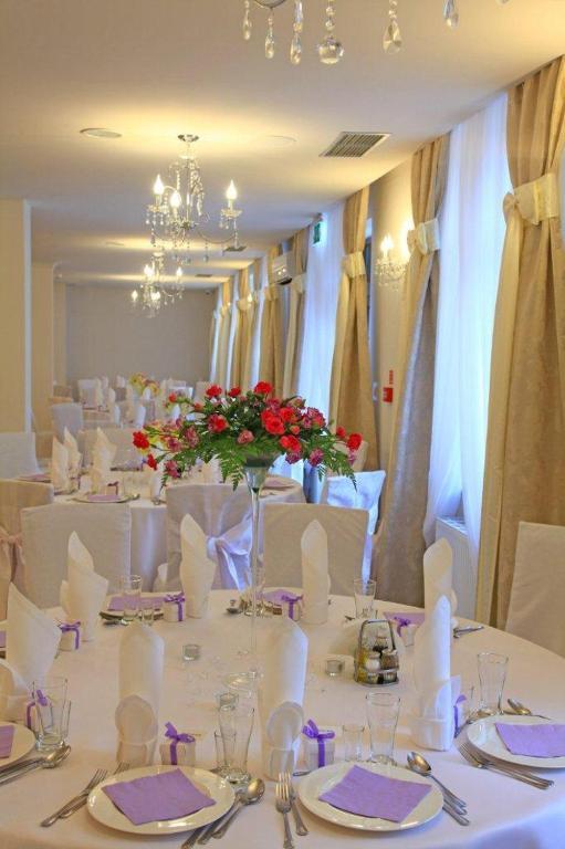 Hotel Camelot Szczawno-Zdroj Ngoại thất bức ảnh