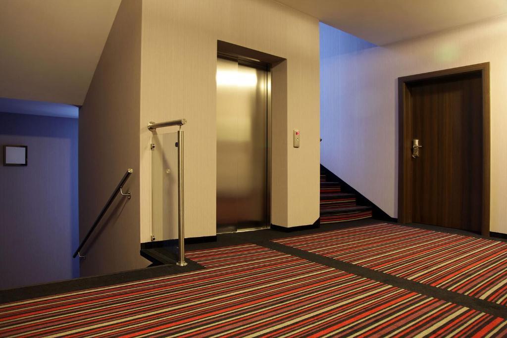 Hotel Camelot Szczawno-Zdroj Ngoại thất bức ảnh