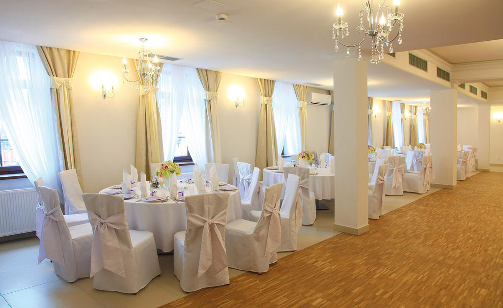 Hotel Camelot Szczawno-Zdroj Ngoại thất bức ảnh