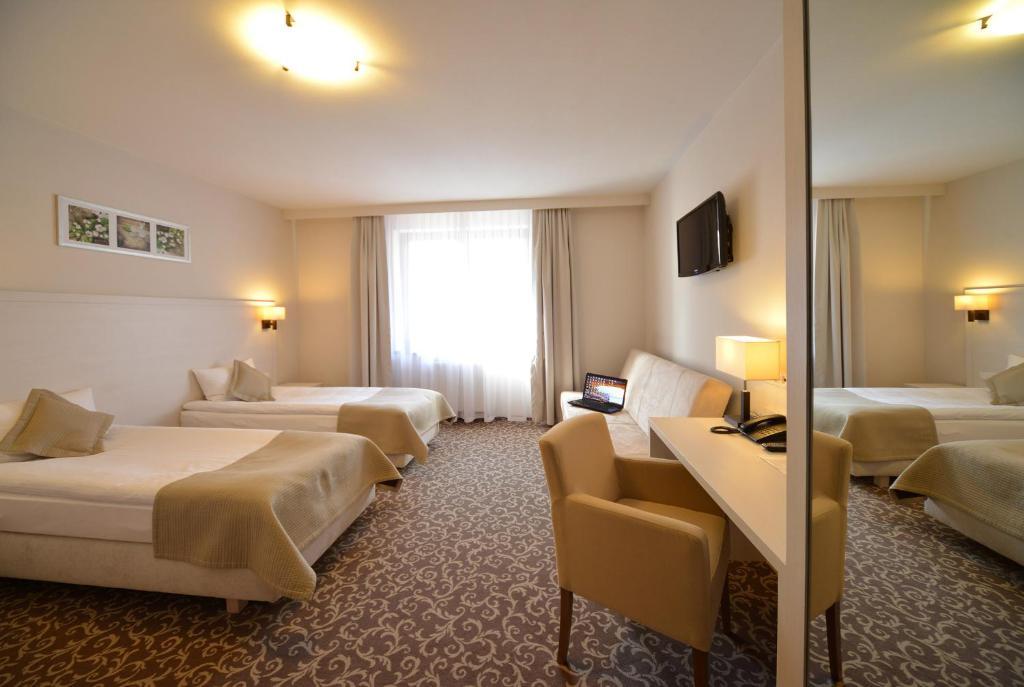Hotel Camelot Szczawno-Zdroj Phòng bức ảnh