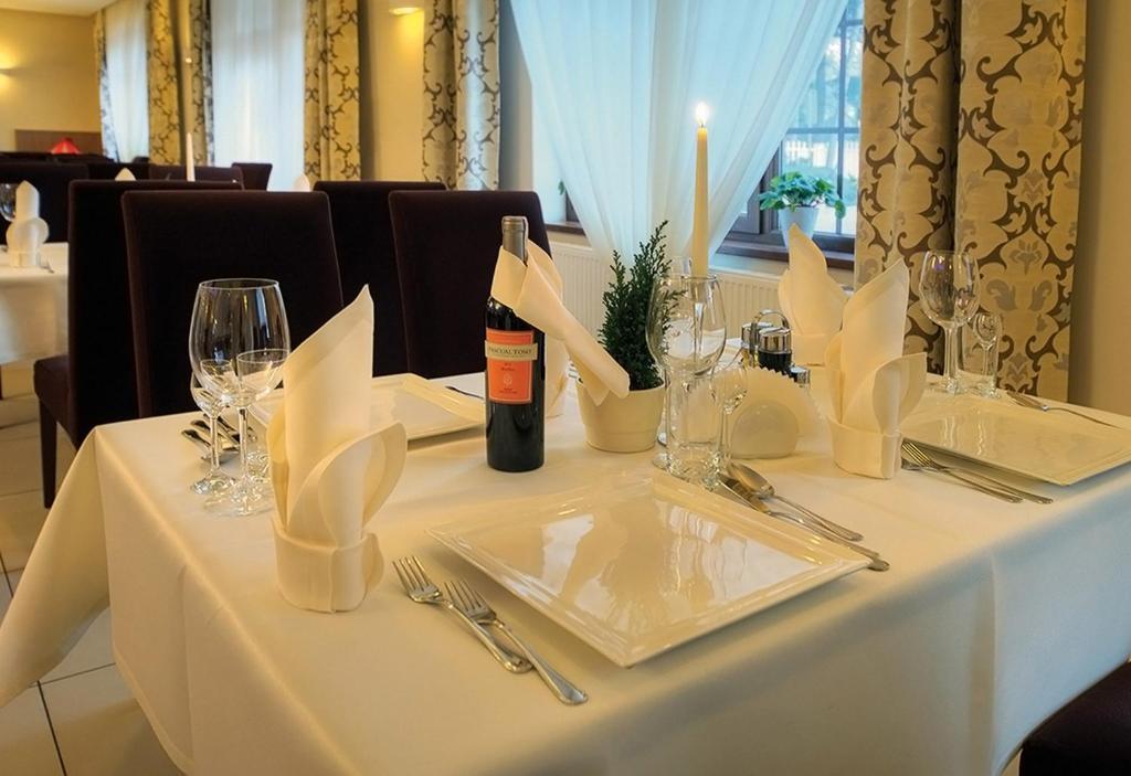 Hotel Camelot Szczawno-Zdroj Ngoại thất bức ảnh